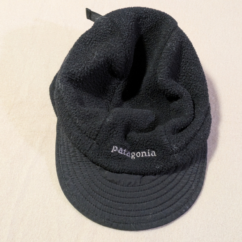 Patagonia Black Fleece Duck Bill Hat Size M With Ponytail Hole